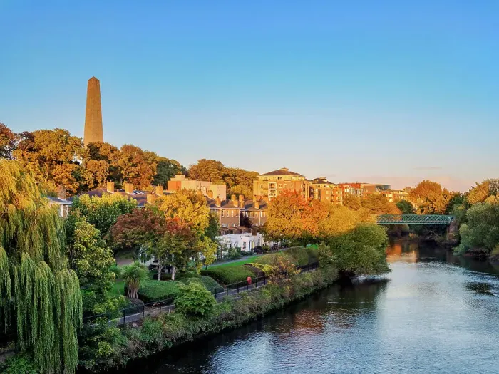 Framed Print : River Liffey and Wellington Monument at sunset, Dublin, Ireland Framed Print : River Liffey and Wellington Monument at sunset, Dublin, Ireland