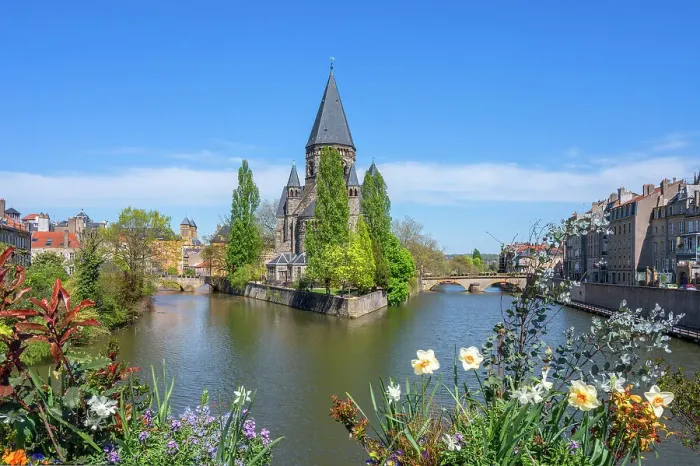 Framed Print : River Mosel with Temple Neuf at Metz, Moselle, Lorraine, Alsace-Champagne-Ardenne-Lorraine, Grand Est, France Framed Print : River Mosel with Temple Neuf at Metz, Moselle, Lorraine, Alsace-Champagne-Ardenne-Lorraine, Grand Est, France