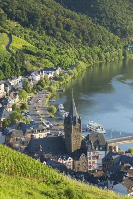 Framed Print : River Moselle and Bernkastel-Kues, Rhineland-Palatinate, Germany Framed Print : River Moselle and Bernkastel-Kues, Rhineland-Palatinate, Germany