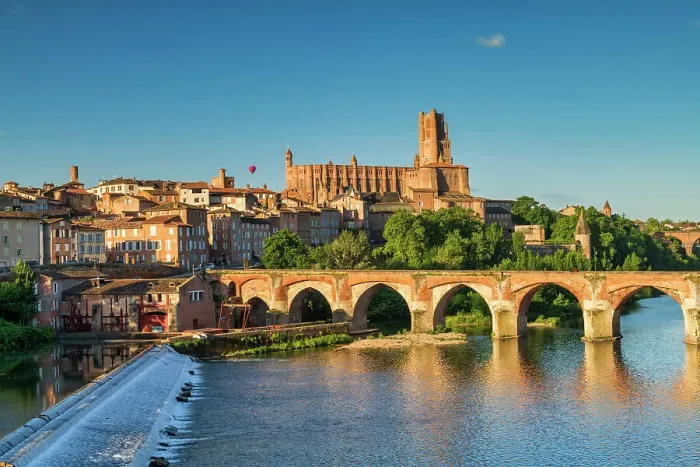 Framed Print : River Tarn at Albi, UNESCO World Heritage Site, Midi-Pyrenees, Occitanie, France Framed Print : River Tarn at Albi, UNESCO World Heritage Site, Midi-Pyrenees, Occitanie, France