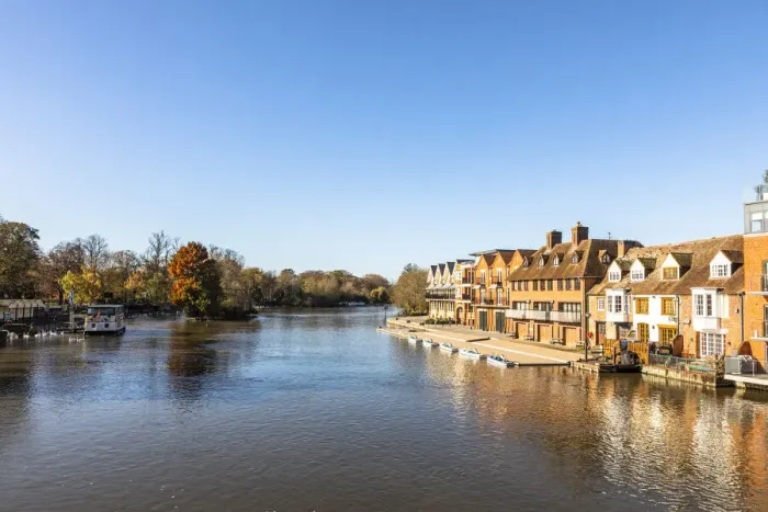 Framed Print : River Thames, Windsor, Berkshire, United Kingdom Framed Print : River Thames, Windsor, Berkshire, United Kingdom