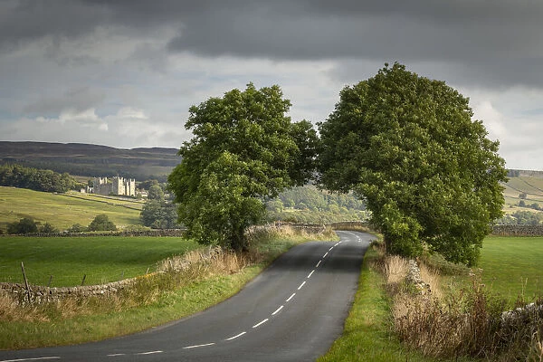 Road leading to Bolton Castle in Wensleydale, Yorkshire Dales National Park