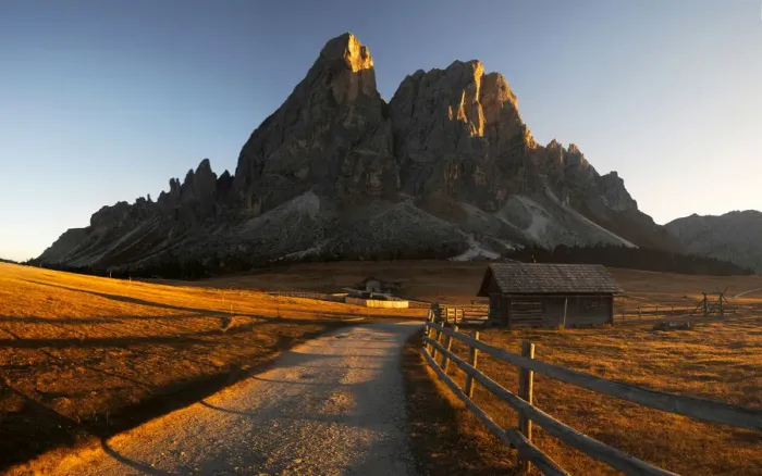 Framed Print : Road to the Sass de Putia during a fall sunset, Dolomites, Italy Framed Print : Road to the Sass de Putia during a fall sunset, Dolomites, Italy