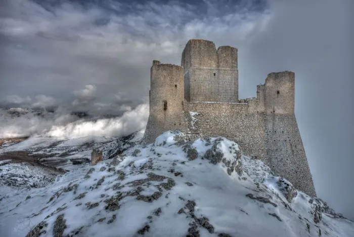 Framed Print : The Rocca Calascio Castle at sunset in a winter day, Gran Sasso e Monti della Laga NP