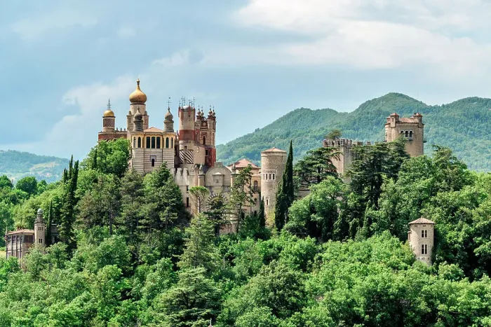 Framed Print : Rocchetta Mattei, Appennino Settentrionale (northern), Emilia Romania, Italy, Europe Framed Print : Rocchetta Mattei, Appennino Settentrionale (northern), Emilia Romania, Italy, Europe