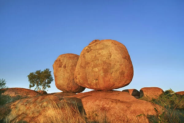 Rock formation at Devils Marbles - Australia, Northern Territory, Devils Marbles