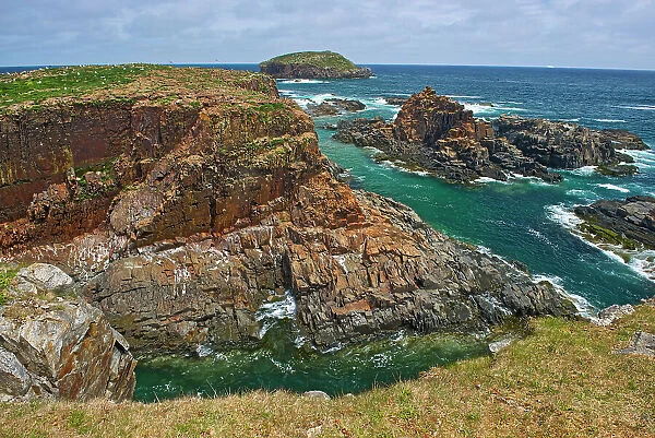 Rocky cliffs along the Atlantic Ocean, Elliston, Newfoundland & Labrador, Canada