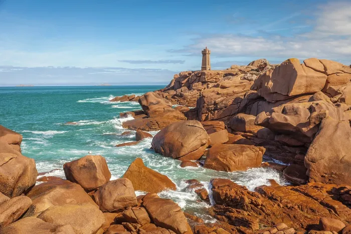 Framed Print : Rocky coast at the Phare de Ploumanac'h on the Cote de Granit Rose, Finistere, Brittany, France