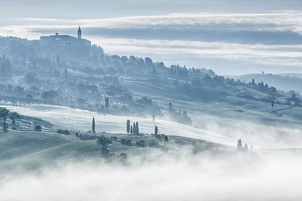 The rolling hills of the Val D Orcia near Pienza, Tuscany, Italy