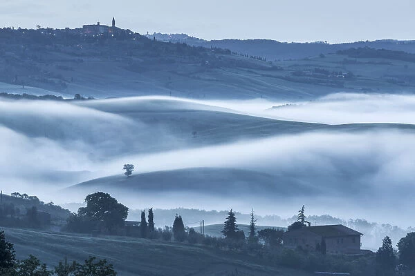 Rolling hills of the Val D Orcia near Pienza, Tuscany, Italy