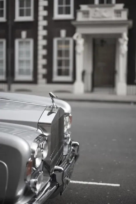 Framed Print : Rolls Royce on Pall Mall, London, England Framed Print : Rolls Royce on Pall Mall, London, England