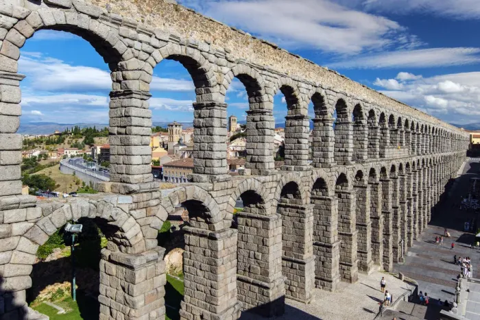 Framed Print : Roman aqueduct bridge, Segovia, Castile and Leon, Spain Framed Print : Roman aqueduct bridge, Segovia, Castile and Leon, Spain