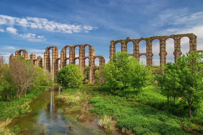 Framed Print : Roman aqueduct, Merida, Extremadura, Spain Framed Print : Roman aqueduct, Merida, Extremadura, Spain