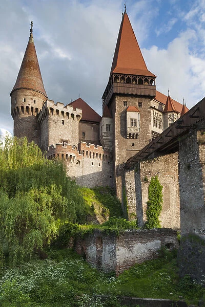 Romania, Transylvania, Hunedoara, Corvin Castle, late afternoon