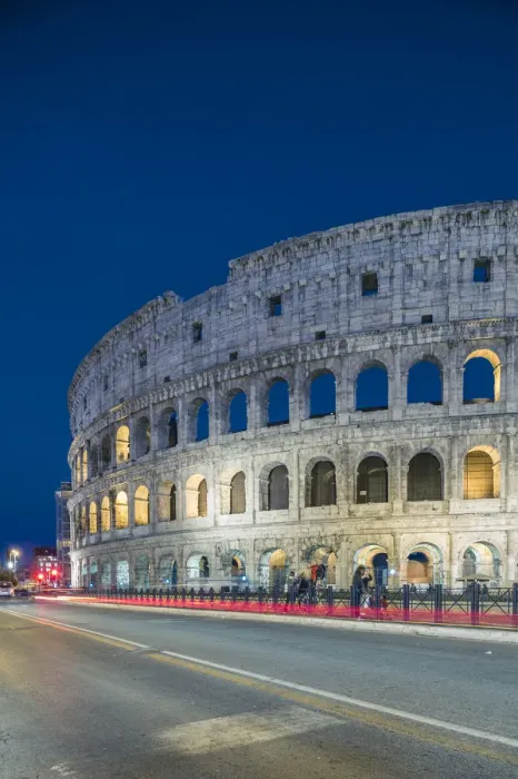 Framed Print : Rome, Lazio, Italy. Colosseum at dusk Framed Print : Rome, Lazio, Italy. Colosseum at dusk