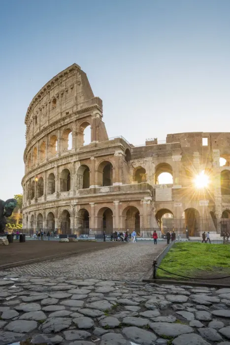 Framed Print : Rome, Lazio, Italy. Sun shines through the arches of the Colosseum Framed Print : Rome, Lazio, Italy. Sun shines through the arches of the Colosseum