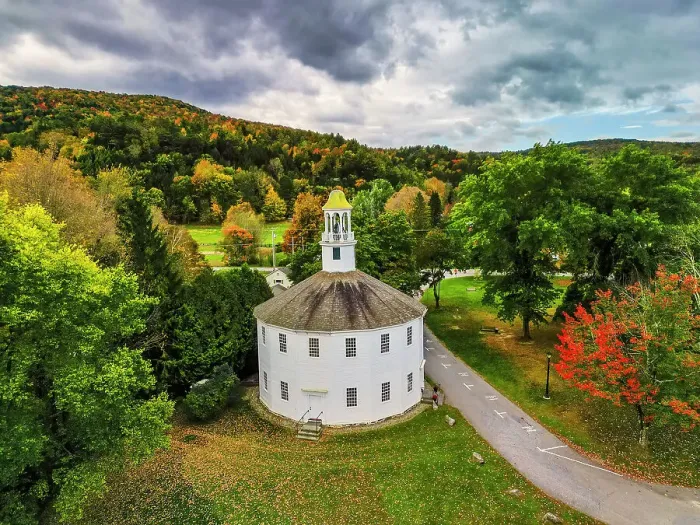 Framed Print : Round Church, Richmond, Vermont, New England, USA Framed Print : Round Church, Richmond, Vermont, New England, USA