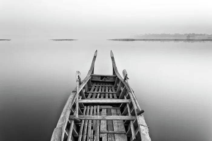 Framed Print : Rowing boat on flat calm Taungthaman Lake, near Mandalay, Myanmar Framed Print : Rowing boat on flat calm Taungthaman Lake, near Mandalay, Myanmar