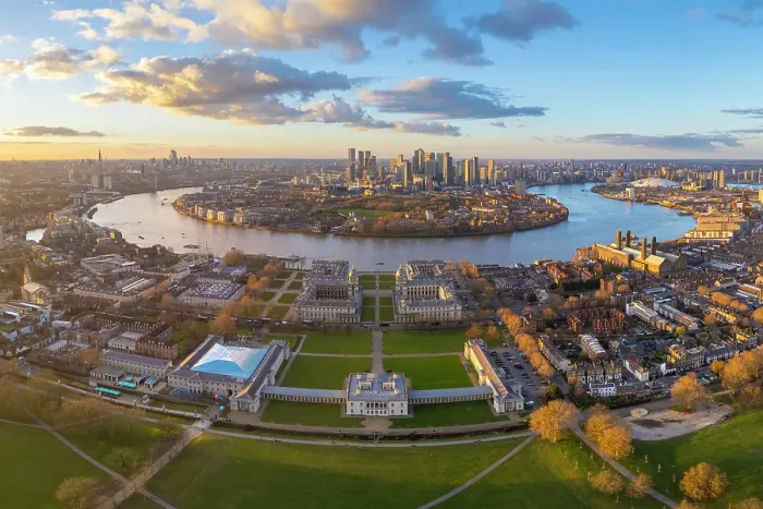 Framed Print : Royal Naval College, (Canary Wharf, Isle of Dogs and the River Thames behind) from Greenwich park, Greenwich, London