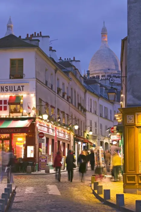 Framed Print : Rue Norvins & Sacre Coeur, Montmartre, Paris, France Framed Print : Rue Norvins & Sacre Coeur, Montmartre, Paris, France