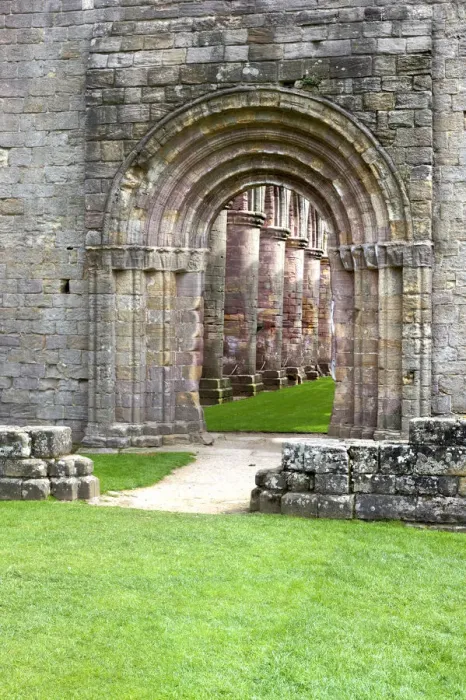 Framed Print : Ruins of Fountains Abbey, Studley Royal Park, North Yorkshire, England, UK Framed Print : Ruins of Fountains Abbey, Studley Royal Park, North Yorkshire, England, UK