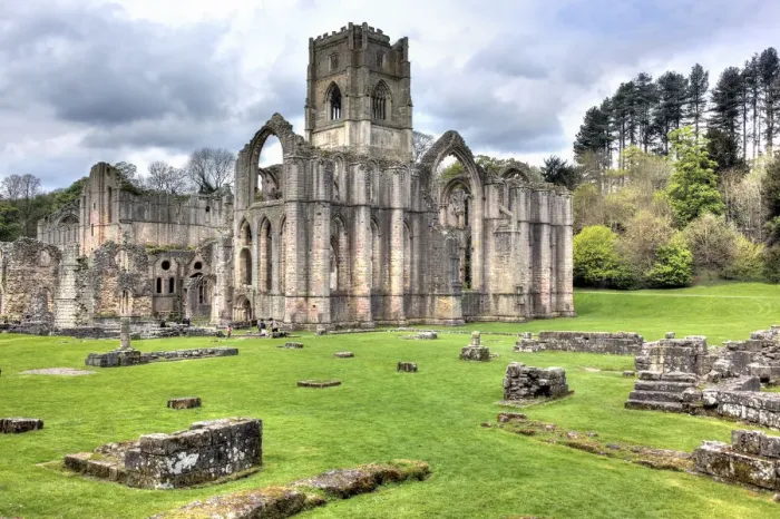 Framed Print : Ruins of Fountains Abbey, Studley Royal Park, North Yorkshire, England, UK Framed Print : Ruins of Fountains Abbey, Studley Royal Park, North Yorkshire, England, UK