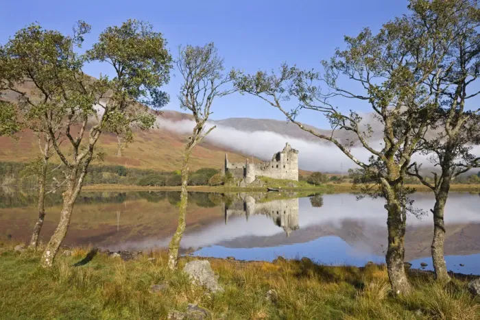 Framed Print : Ruins of Kilchurn Castle on Loch Awe, Argyll & Bute, Scotland. Autumn