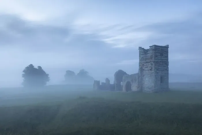 Framed Print : The ruins of Knowlton Church at dawn, Knowlton, Dorset, England, UK Framed Print : The ruins of Knowlton Church at dawn, Knowlton, Dorset, England, UK
