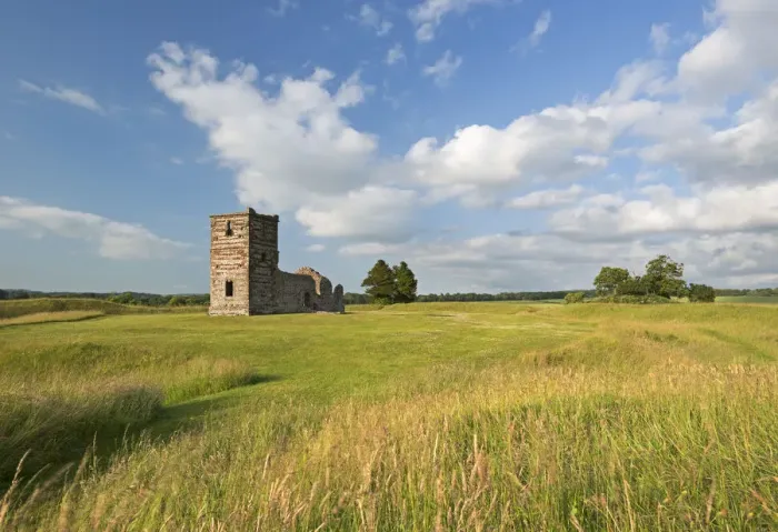 Framed Print : The ruins of Knowlton Church surrounded by countryside, Dorset, England. Summer (July)