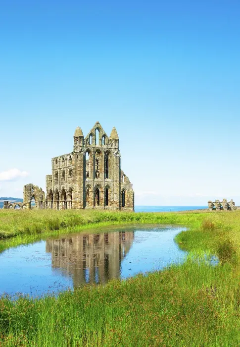 Framed Print : The ruins of Whitby Abbey, Whitby, North Yorkshire, England Framed Print : The ruins of Whitby Abbey, Whitby, North Yorkshire, England