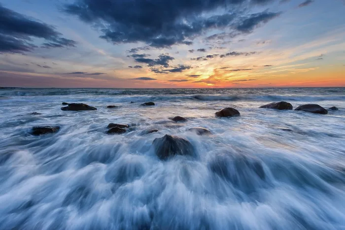 Framed Print : Rushing tide over rocks at Littel Island in West Falmouth, Massachusetts, USA Framed Print : Rushing tide over rocks at Littel Island in West Falmouth, Massachusetts, USA