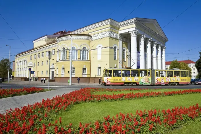 Framed Print : Russia, Kaliningrad, Prospekt Mira, Drama Theatre house Framed Print : Russia, Kaliningrad, Prospekt Mira, Drama Theatre house
