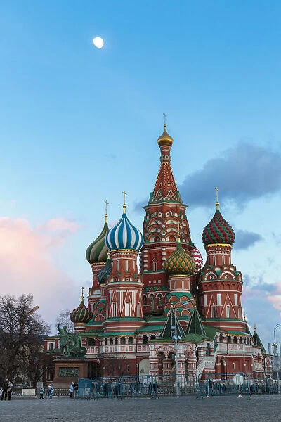 Russia, Moscow, Red Square, Kremlin, St. Basils Cathedral