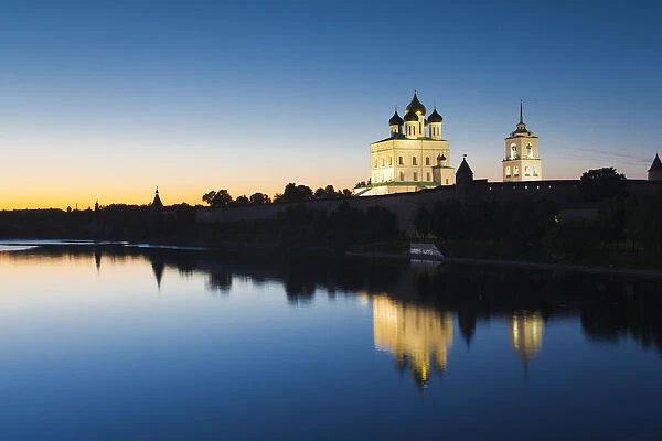 Russia, Pskovskaya Oblast, Pskov of Pskov Kremlin and Trinity Cathedral from the Velikaya