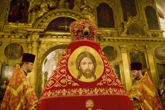 Framed Print : Russia, St. Petersburg; During an Easter Orthodox ceremony at Vladimirski Cathedral Framed Print : Russia, St. Petersburg; During an Easter Orthodox ceremony at Vladimirski Cathedral