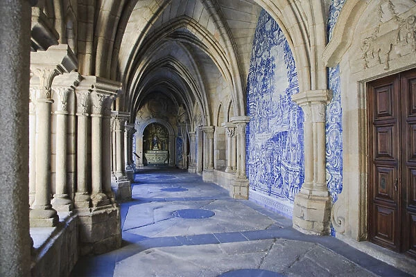 Sa (Cathedral) cloisters, Porto Old Town (UNESCO World Heritage), Portugal