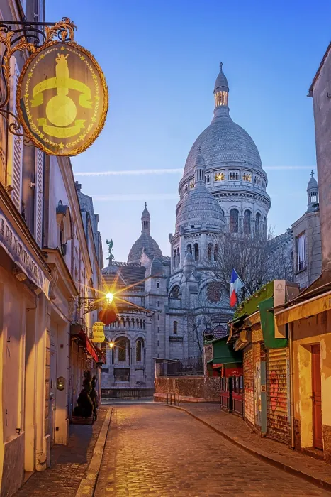 Framed Print : Sacre Coeur Basilica, Montmartre, Paris, France Framed Print : Sacre Coeur Basilica, Montmartre, Paris, France