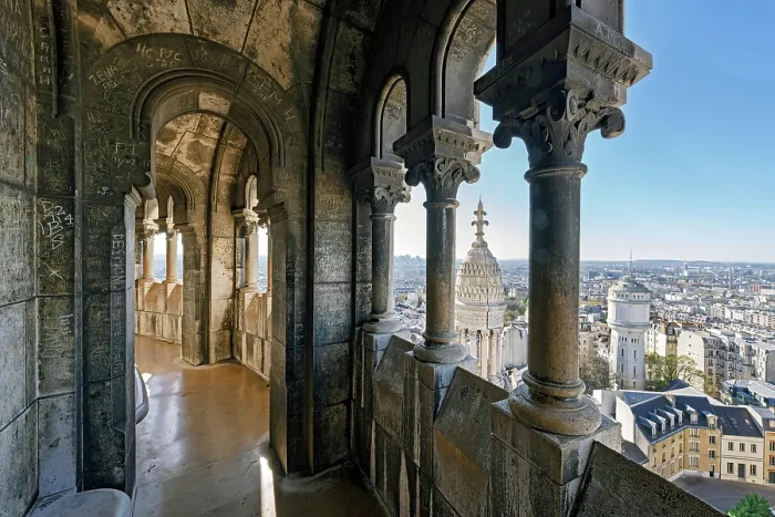 Framed Print : Sacre Coeur Basilica, Montmartre, Paris, France Framed Print : Sacre Coeur Basilica, Montmartre, Paris, France