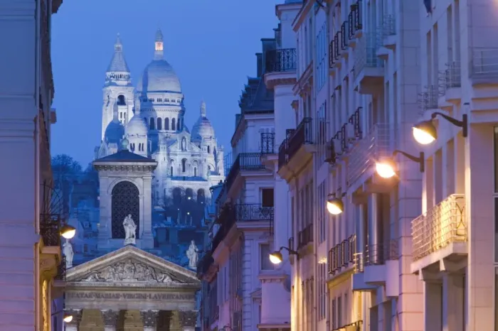 Framed Print : Sacre Coeur & Notre Dame de Lorette, Paris, France Framed Print : Sacre Coeur & Notre Dame de Lorette, Paris, France