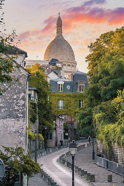 Sacre Couer and Montmartre, Paris, Ile de France, France