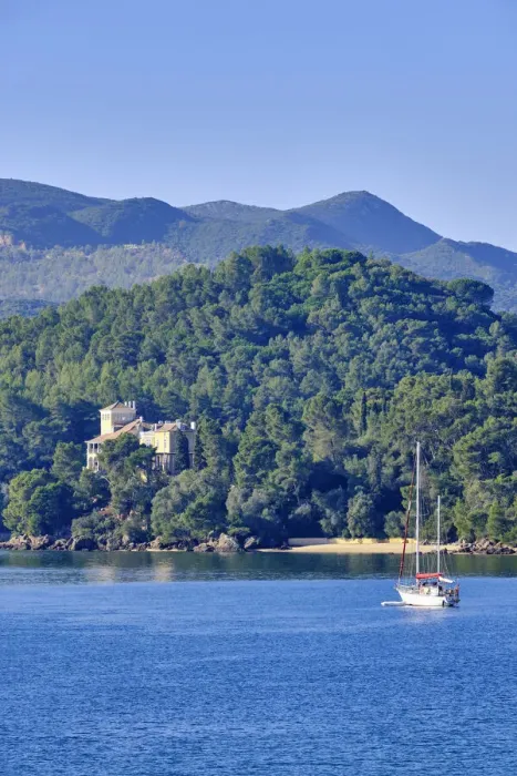 Framed Print : Sado river and the Arrabida Mountain Range of the Nature Park. Setubal, Portugal Framed Print : Sado river and the Arrabida Mountain Range of the Nature Park. Setubal, Portugal