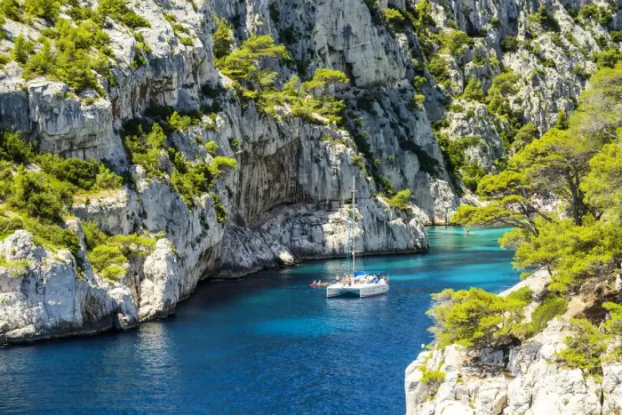 Framed Print : Sailboat in Calanque d en Vau, Cassis, Provence, France Framed Print : Sailboat in Calanque d en Vau, Cassis, Provence, France