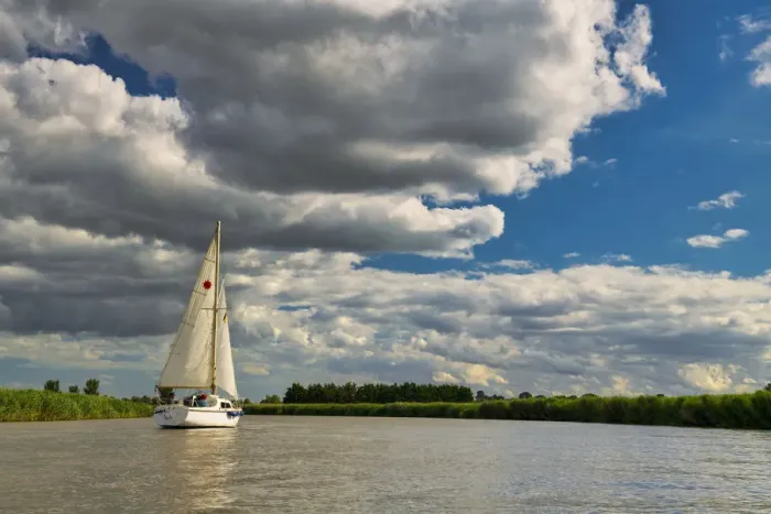 Framed Print : Sailboat on River Yare, Norfolk Broads National Park, Norfolk, England Framed Print : Sailboat on River Yare, Norfolk Broads National Park, Norfolk, England