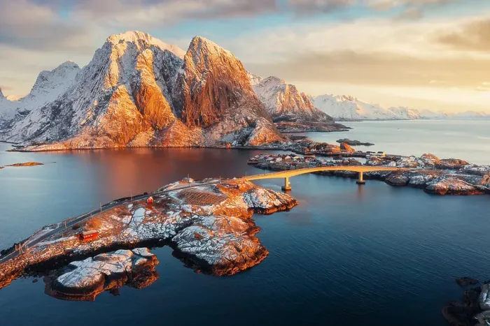 Framed Print : Sakrisoy and Hamnoy at sunrise with Feshelltinden in the background, Hamnoy, Moskenes, Moskenesoya, Nordland, Lofoten, Norway Framed Print : Sakrisoy and Hamnoy at sunrise with Feshelltinden in the background, Hamnoy, Moskenes, Moskenesoya, Nordland, Lofoten, Norway