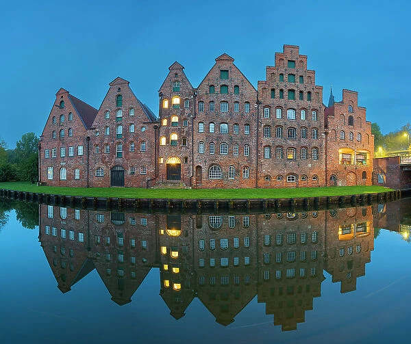 Salzspeicher at twilight, riverside warehouses for salt built in the Renaissance style, Lubeck, UNESCO, Schleswig-Holstein, Germany
