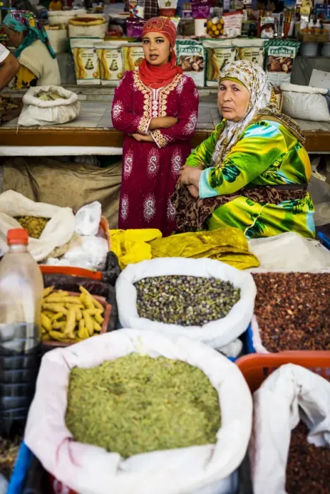 Framed Print : Samarkand, Uzbekistan, Central Asia. Two women in the grocery market Framed Print : Samarkand, Uzbekistan, Central Asia. Two women in the grocery market