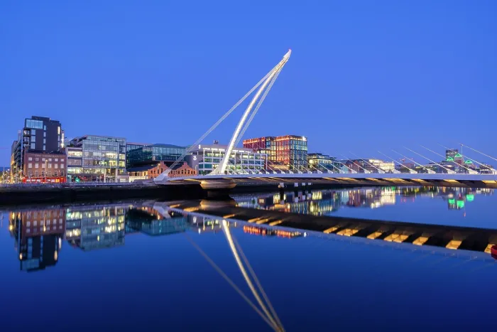 Framed Print : Samuel Beckett Bridge over the River Liffey, Dublin, Ireland Framed Print : Samuel Beckett Bridge over the River Liffey, Dublin, Ireland