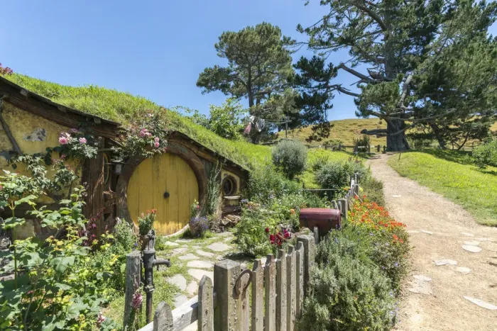 Framed Print : Samwise Gamgees house. Hobbiton Movie Set, Matamata, Waikato region, North Framed Print : Samwise Gamgees house. Hobbiton Movie Set, Matamata, Waikato region, North