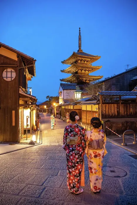 Framed Print : Sannen Zaka and Yasaka Pagoda, Kyoto, Japan
