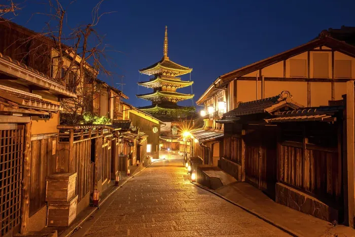 Framed Print : Sannen Zaka and Yasaka Pagoda, Kyoto, Japan